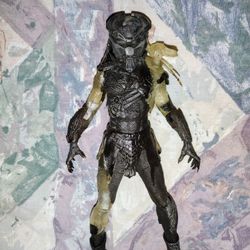 NECA PREDATORS BERSERKER PREDATOR CLOAKED CAMAFLAGE 