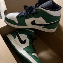 Jordan 1 Mid Pine Green size 10