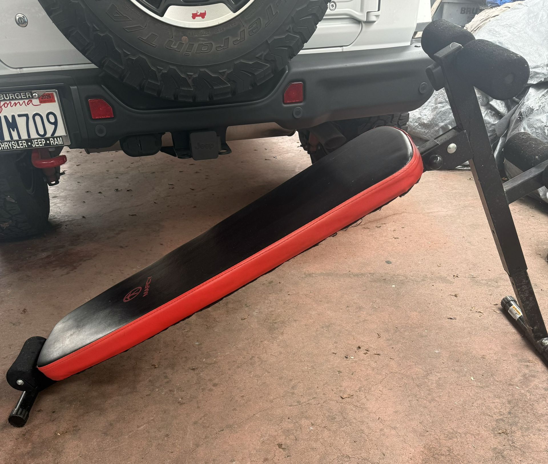 ADJUSTABLE AB WEIGHT BENCH