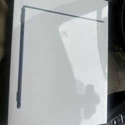 MACBOOK AIR 13IN M2