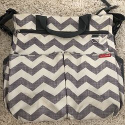 Skip Hop Diaper Bag: Iconic Duo Signature Function Forward Tote with Changing Pad & Stroller Attachement, Chevron