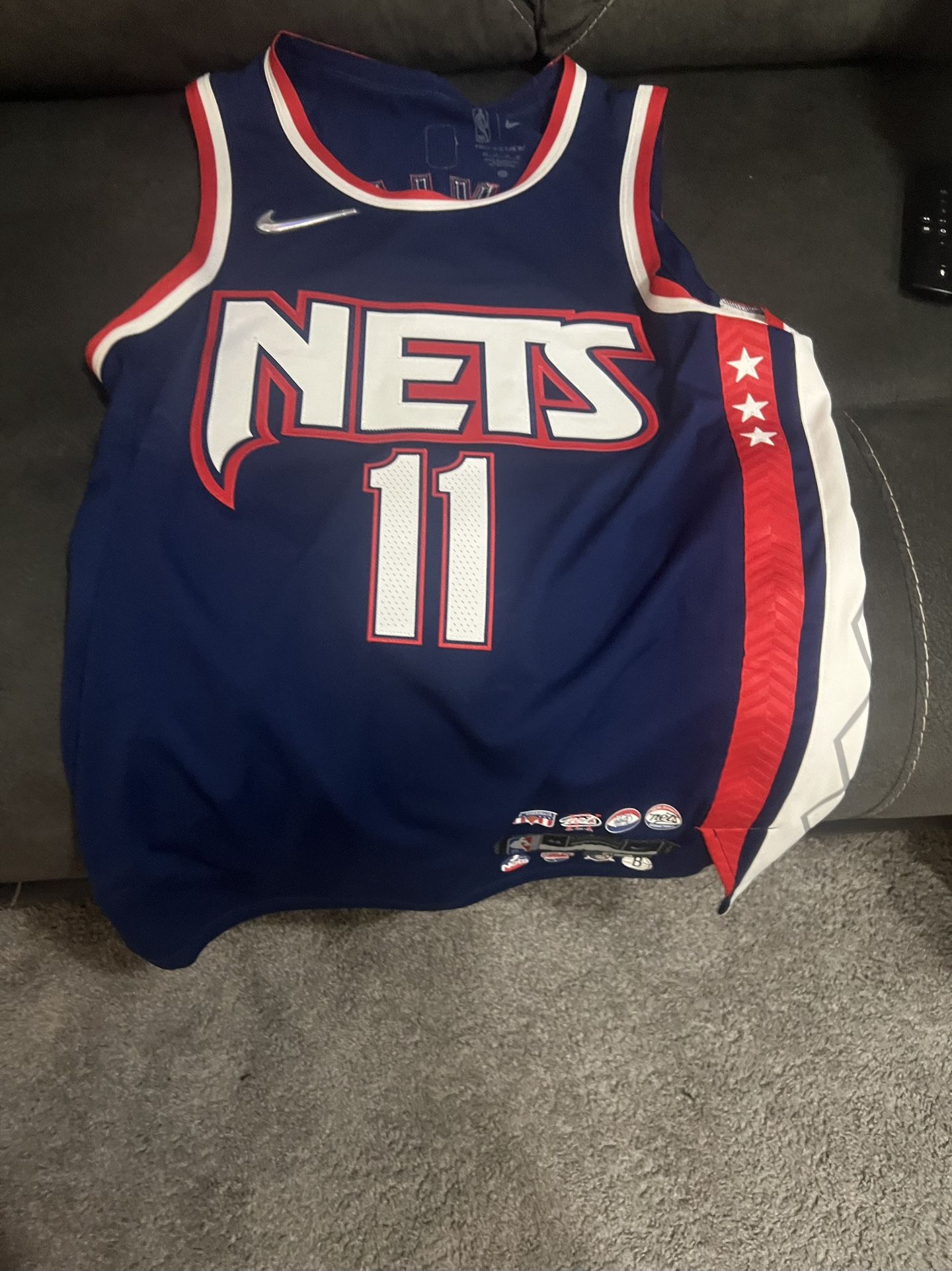 Authentic Nike kyrie Irving Jersey Size 44 Medium