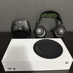 XBOX SERIES S BUNDLE WITH CONTROLLER AND HEADSET