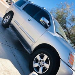 2004 Nissan Armada