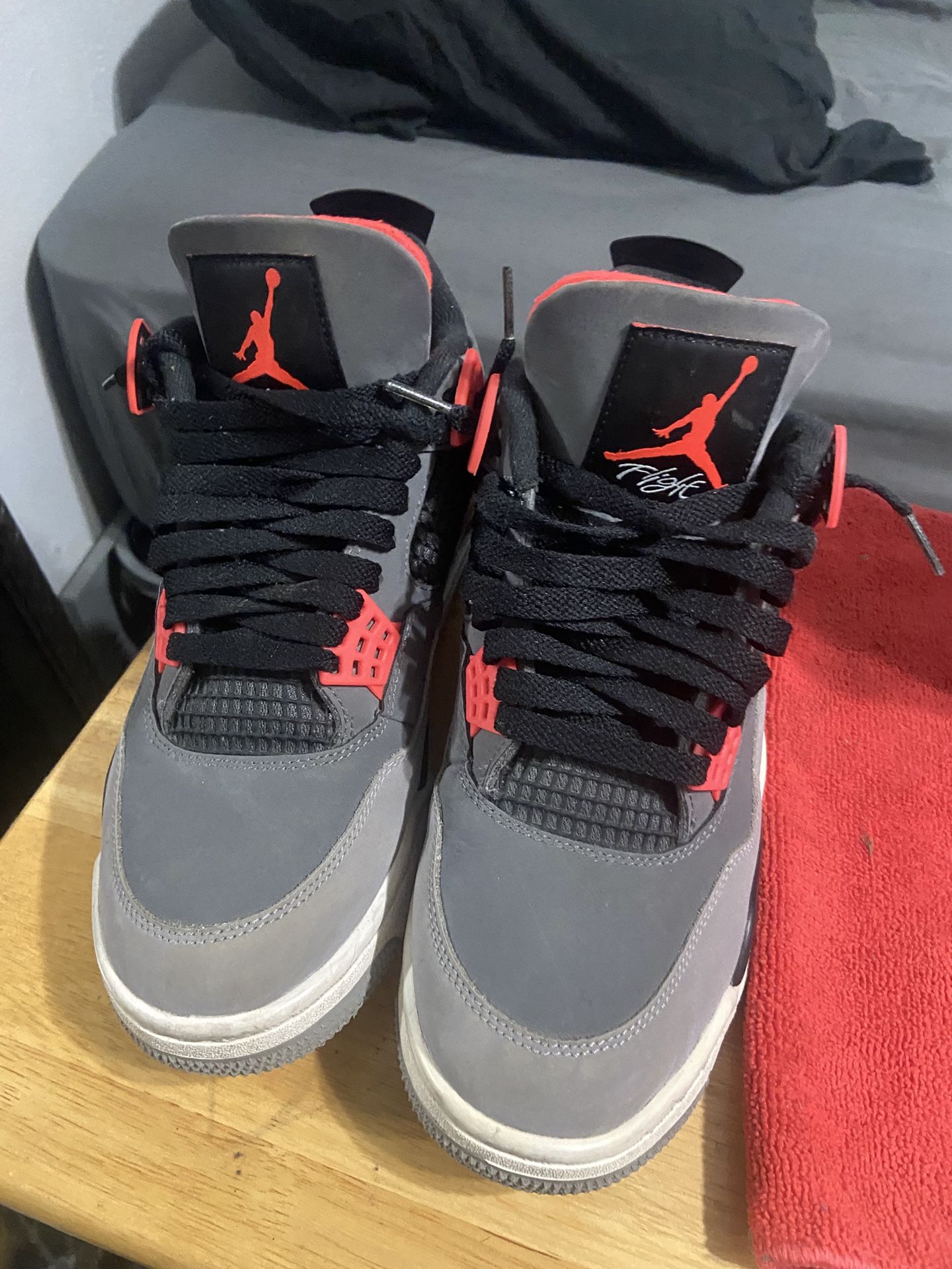 Size 8.5 Jordan 4s infrareds
