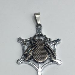 SPIDER PENDANT
