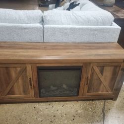 Beautiful Farmhouse Style Fireplace With Heat (New )