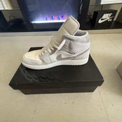 2024 Air Jordan 1 Mid SE 'Neutral Grey Sail'