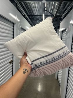 Throw pillow