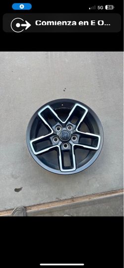 Jeep gladiador rims   R 17 only 4