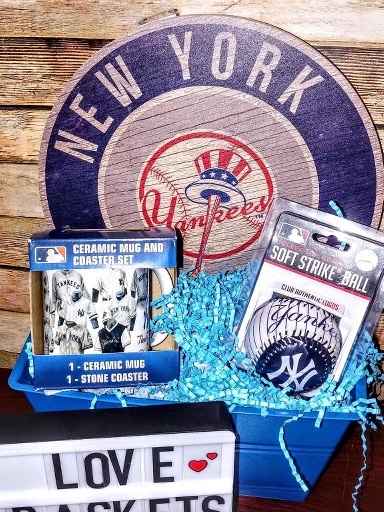 New York Yankees Gift Basket