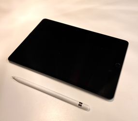 Apple iPad 8 & Apple Pencil