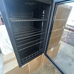 New air  AB1200 mini refrigerator awesome condition