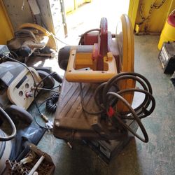 DeWalt Metal Saw No Blade