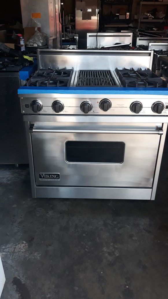 VIKING PROFESSIONAL STOVE 36" NATURAL GAS 4 BURNERS AND GRILL