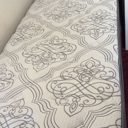 2 Twin Bunk Beds with 2 Mattresses 