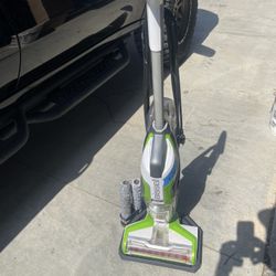 Bissell Upright Shampoo/vacumm
