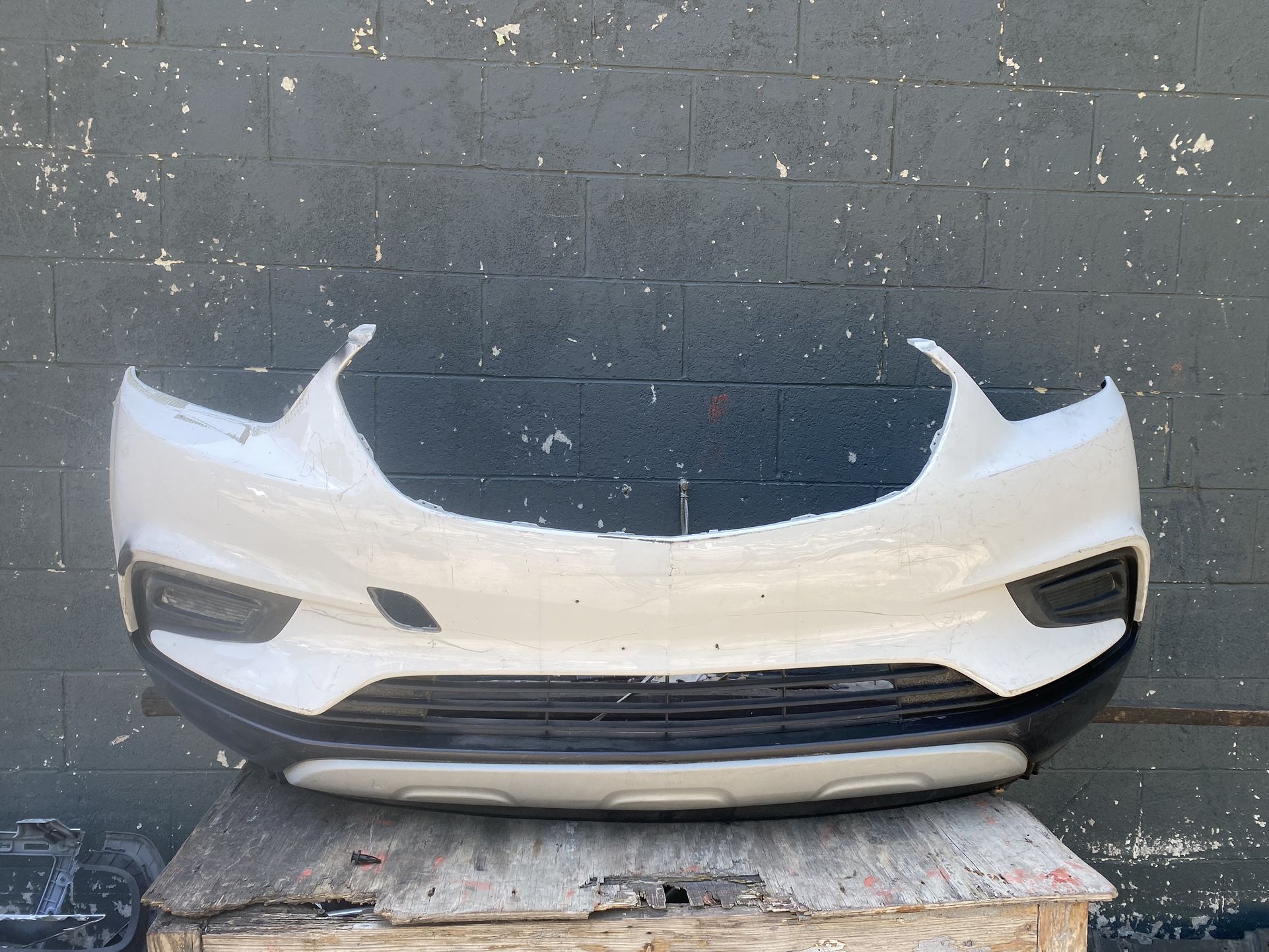 2017-2022 buick encore front bumper