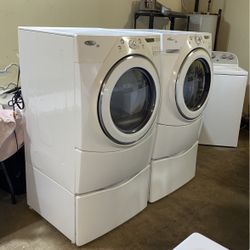 Whirlpool Duet Washer And Gas Dryer Set 