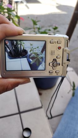 OLYMPUS WATERPROOF DIGITAL CAMERA