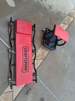 Mechanic screeper and chair rolling.