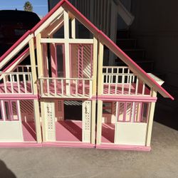 BARBIE DOLL HOUSE/DREAM HOUSE