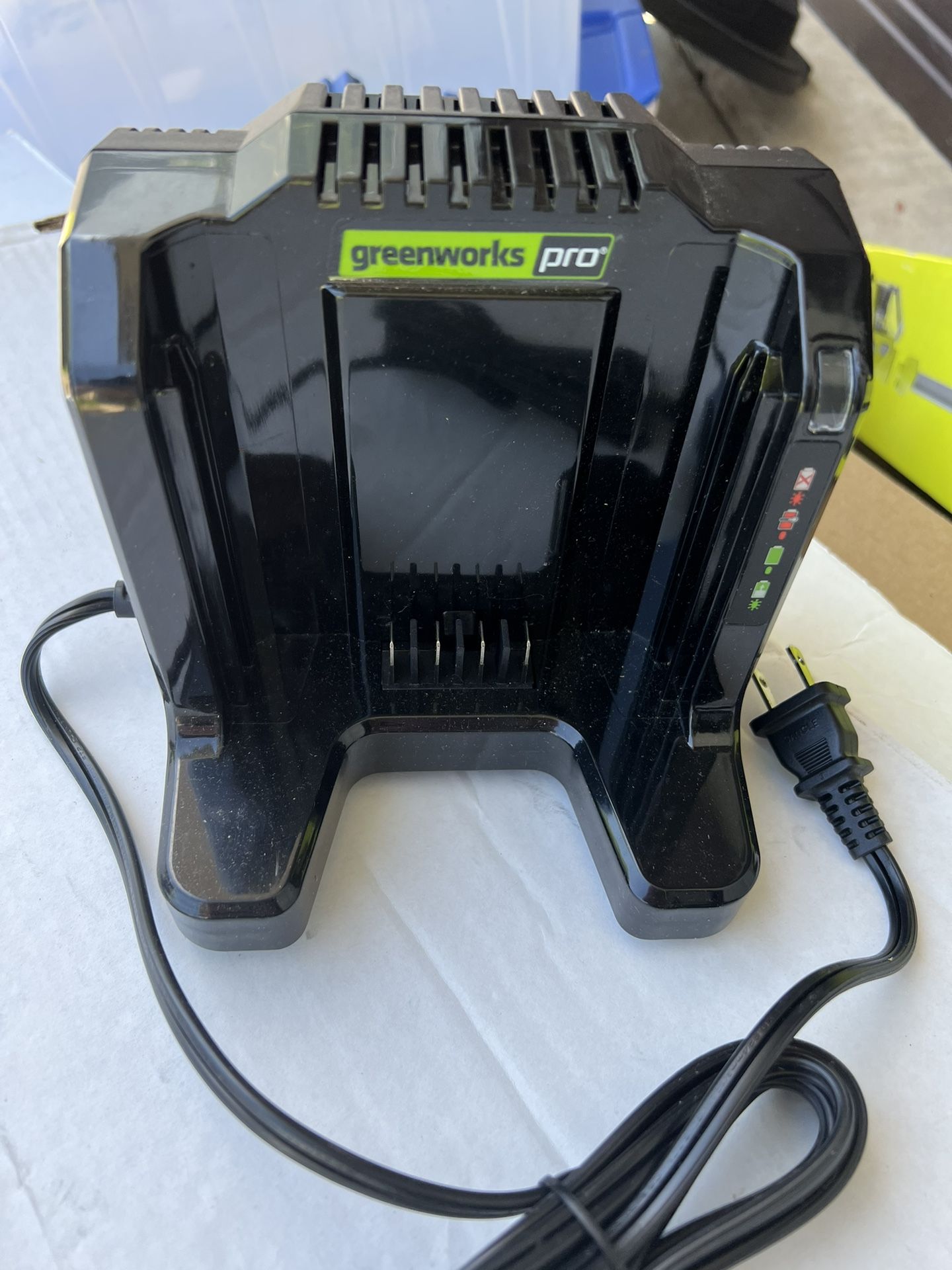 Greenworks Charger 60 Volt