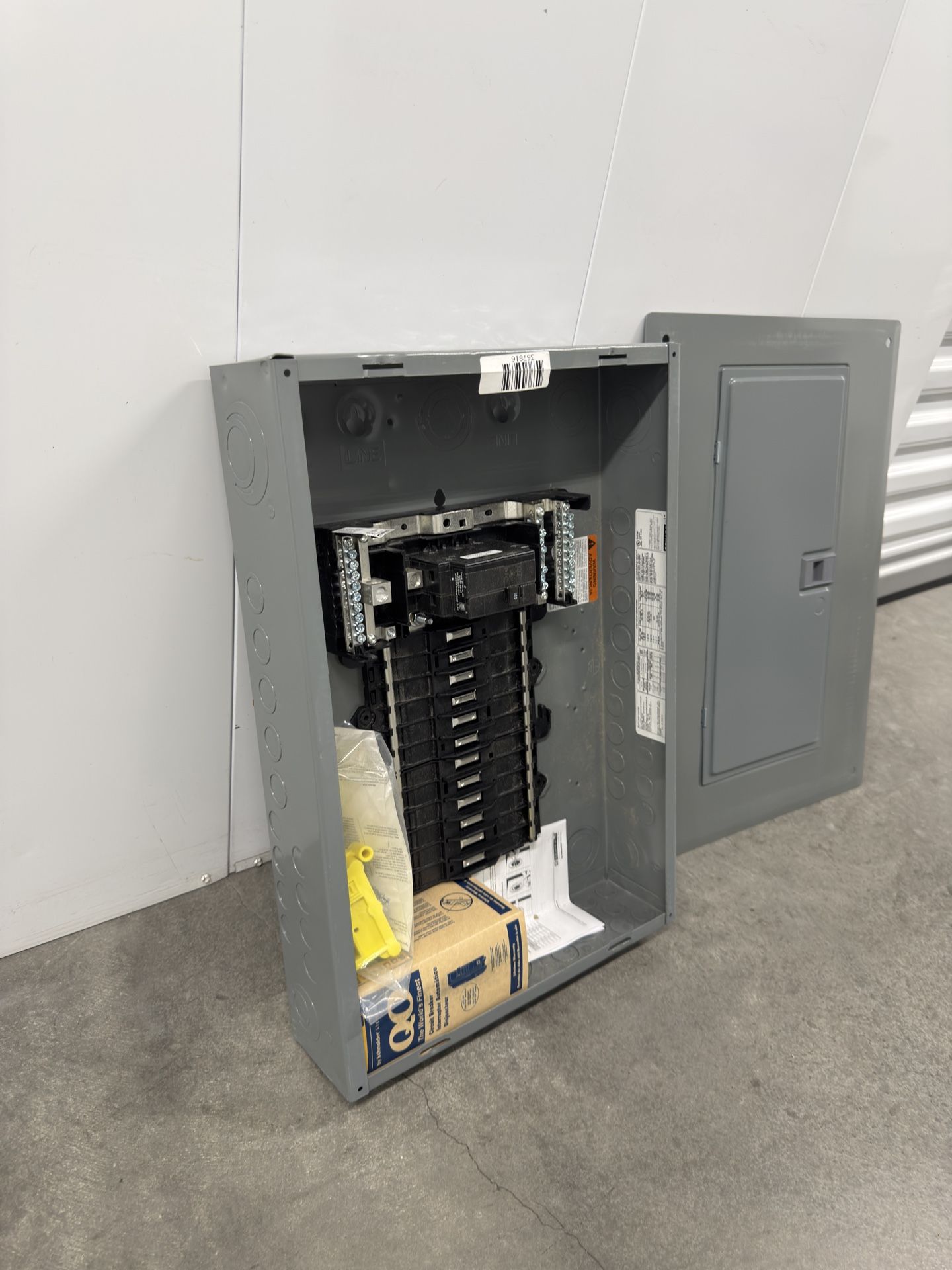 Square D QO 100 Amp 24 -Spaces 24 Circuit Indoor Convertible Main Breaker Panel