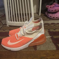 Nike Air 270 Women’s 9.5
