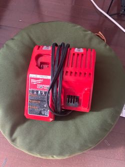 Milwaukee M12 & M18 Multi-Voltage Battery Charger (48-59-1812) - Cash NYC