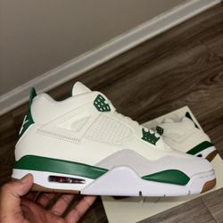 Jordan 4 Nike SB “Pine Green” SIZE 11