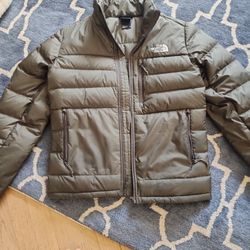 NORTH FACE WINTER MENS JACKET ARMY COLOR .
