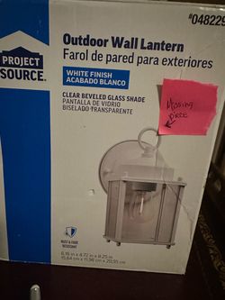 Outdoor wall lantern