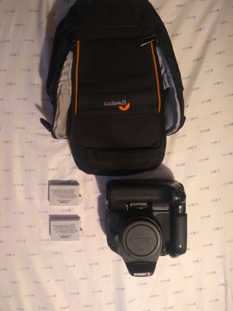 Canon t3i with Camera Bag, Battery Grip, and 2 Canon batteries