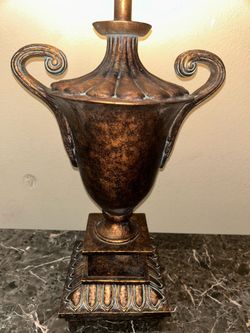 Vintage Neoclassical Urn Table Lamp – Ornate Bronze/Patina Finish
