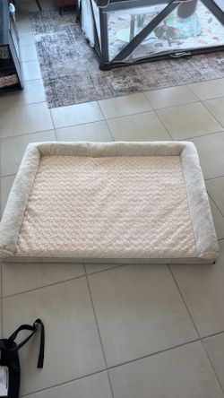Large Dog Bed (Unused)