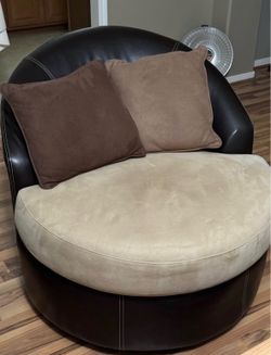 Round Swivel Accent Chair