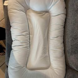 Baby pillow/bed