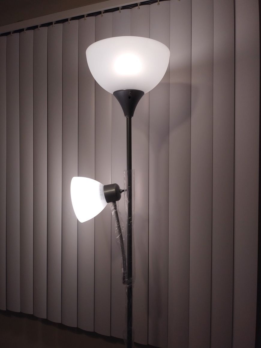 **NEW** 6 ft Floor Lamp w/ Reading Light (Lampara de Piso con Luz para Lectura de 1.82 m)