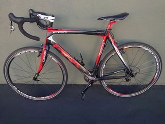 700x32c Red Black Pinarello Carbon Fiber Bike Bicycle SRAM Continental Tires Street