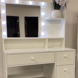 Makeup Vanity Desk