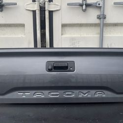2016 - 2022 TOYOTA TACOMA METALLIC GRAY COMPLETE REAR TAILGATE TRUNK WITH CAM