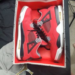 Jordan 4 Toro 
