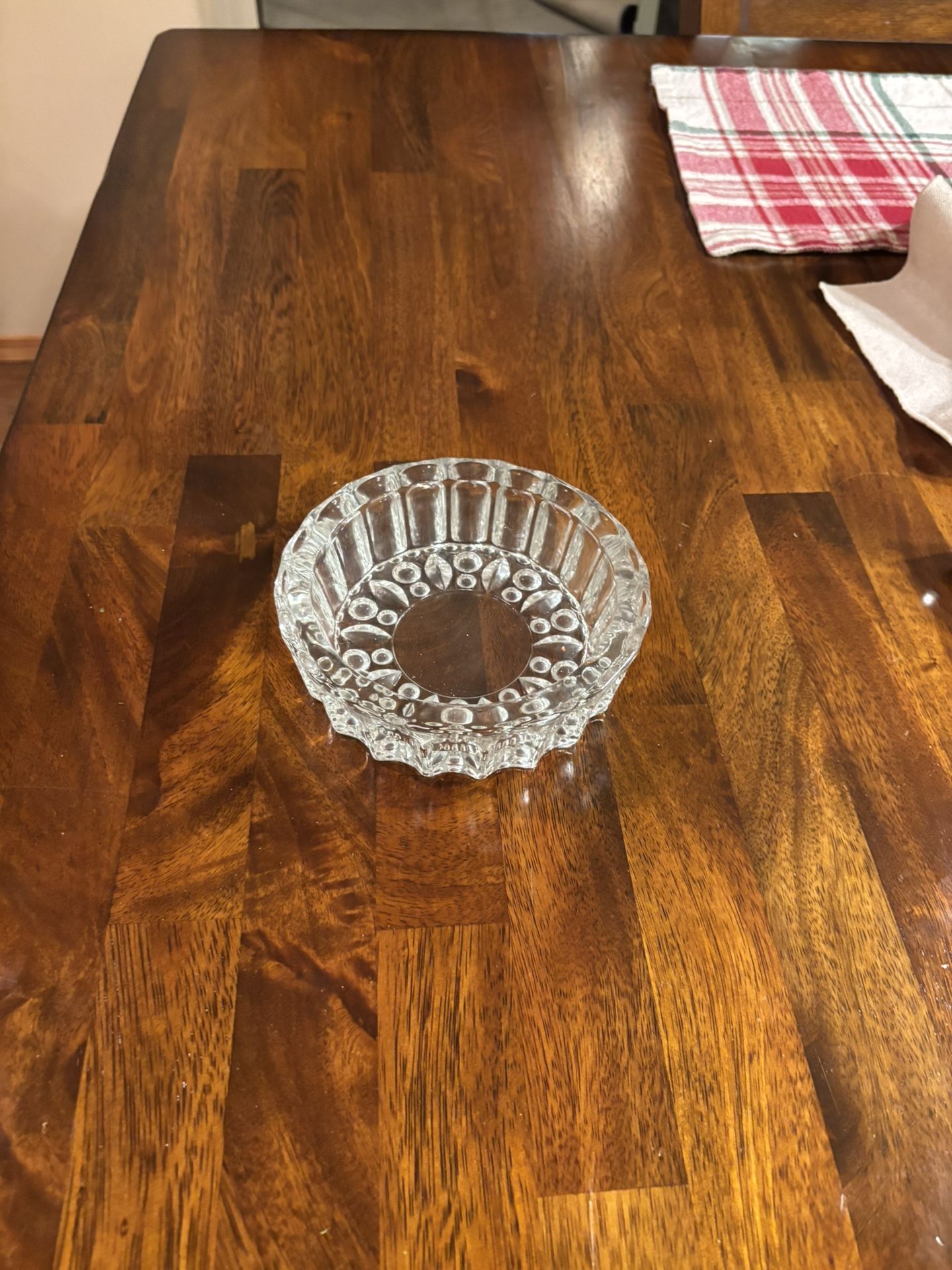 Vintage KIG MALAYSIA - Heavy Crystal Clear Glass Ashtray in good condition.