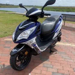 Scooter Moped 150cc Low Miles