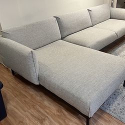 MOVING SALE FURNITURE IN ASHBURN Near One Loudoun 
