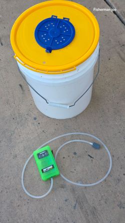 Bait Bucket/Rechargeable Aerator Machine