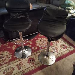 2 Bar Stools 