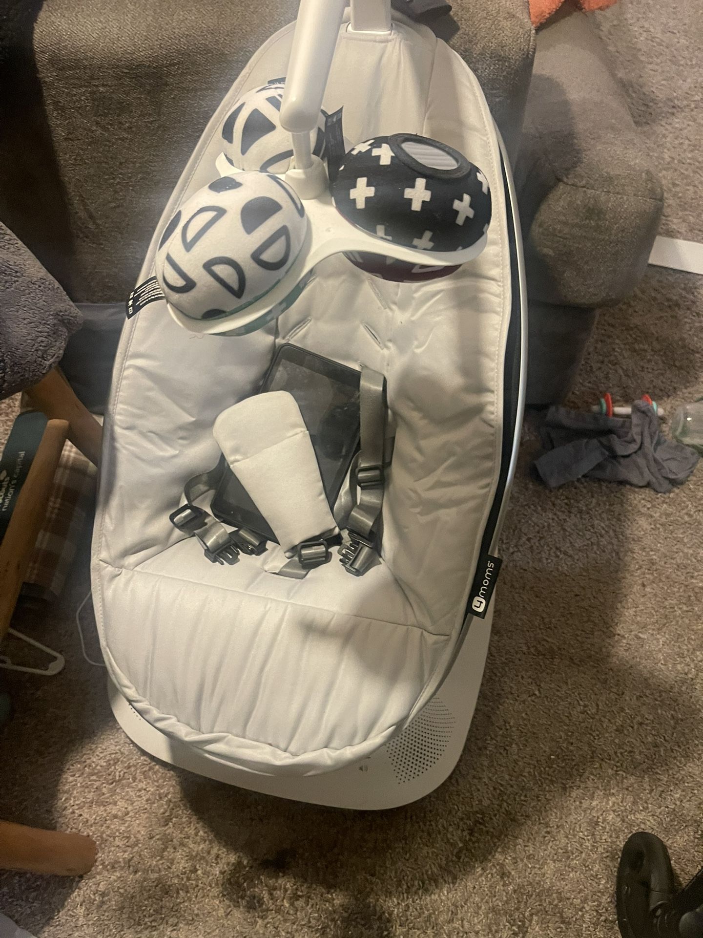 4moms MamaRoo Multi-Motion Baby Swing, Bluetooth Enabled with 5 Unique Motions, Grey