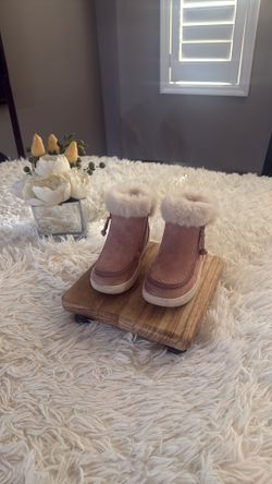 Girls shoes